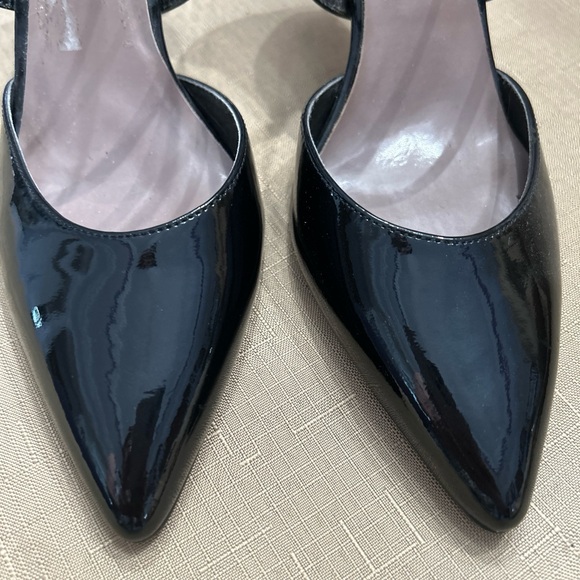 Shiny Black Tahari Staley Pumps Sz 8 - Picture 4 of 7